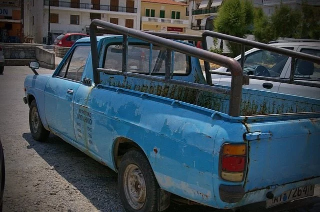 old-nissan-car